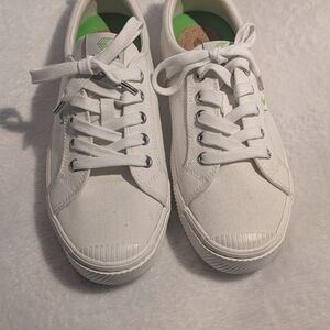 White Canvas Sneakers with Green Accents Women's size 8.5